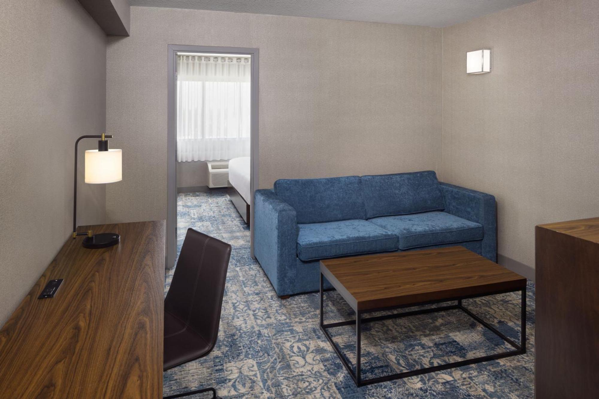 Four Points By Sheraton Edmonton South Экстерьер фото