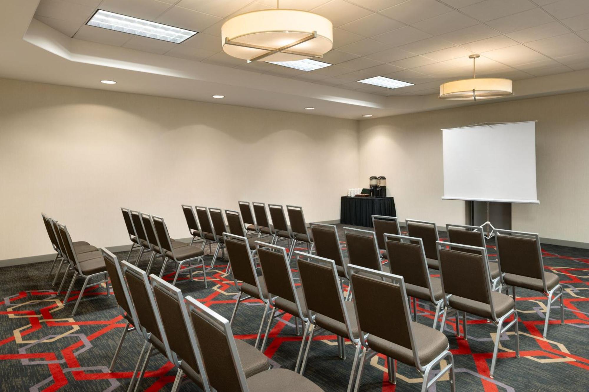 Four Points By Sheraton Edmonton South Экстерьер фото