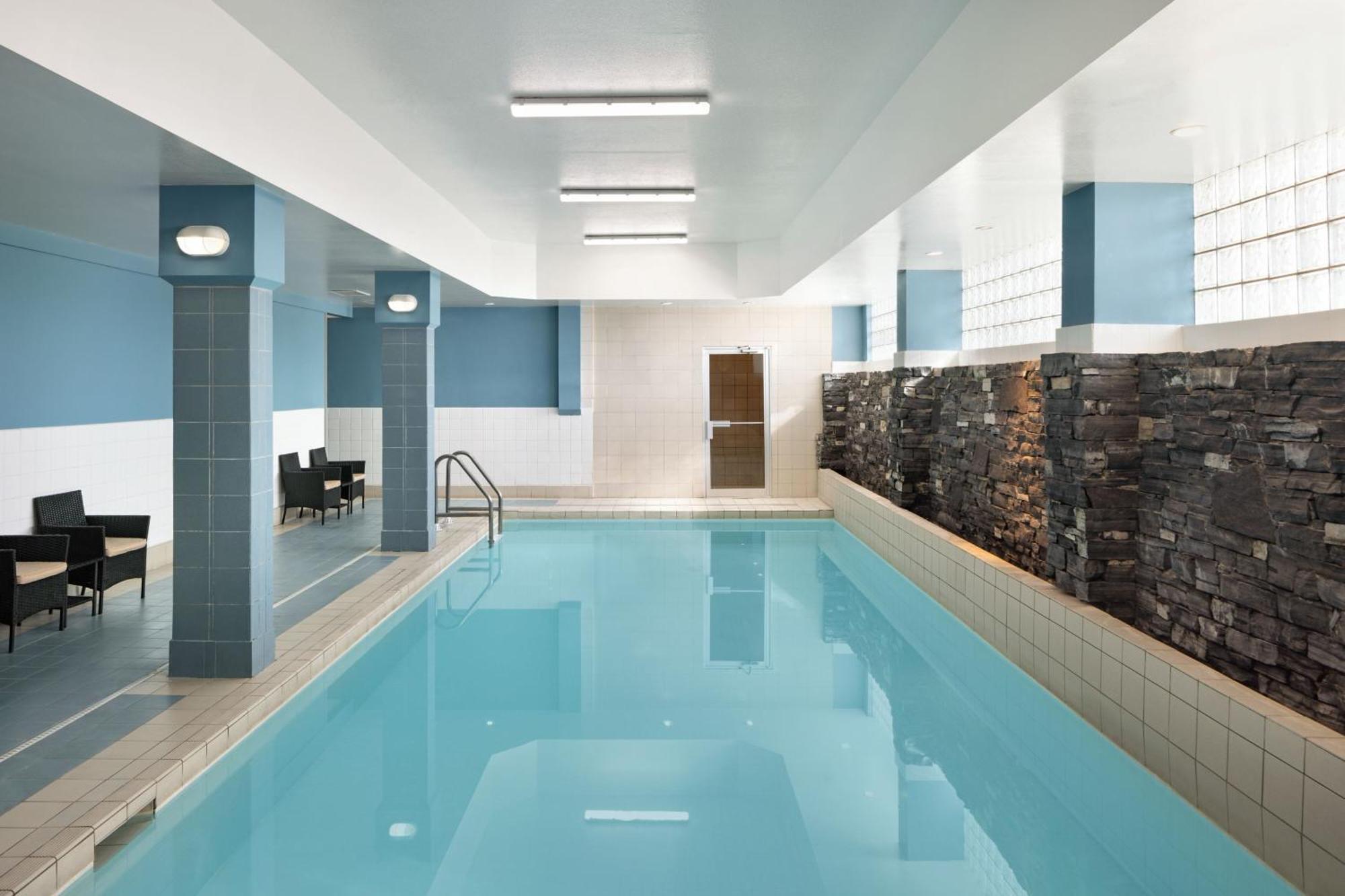 Four Points By Sheraton Edmonton South Экстерьер фото