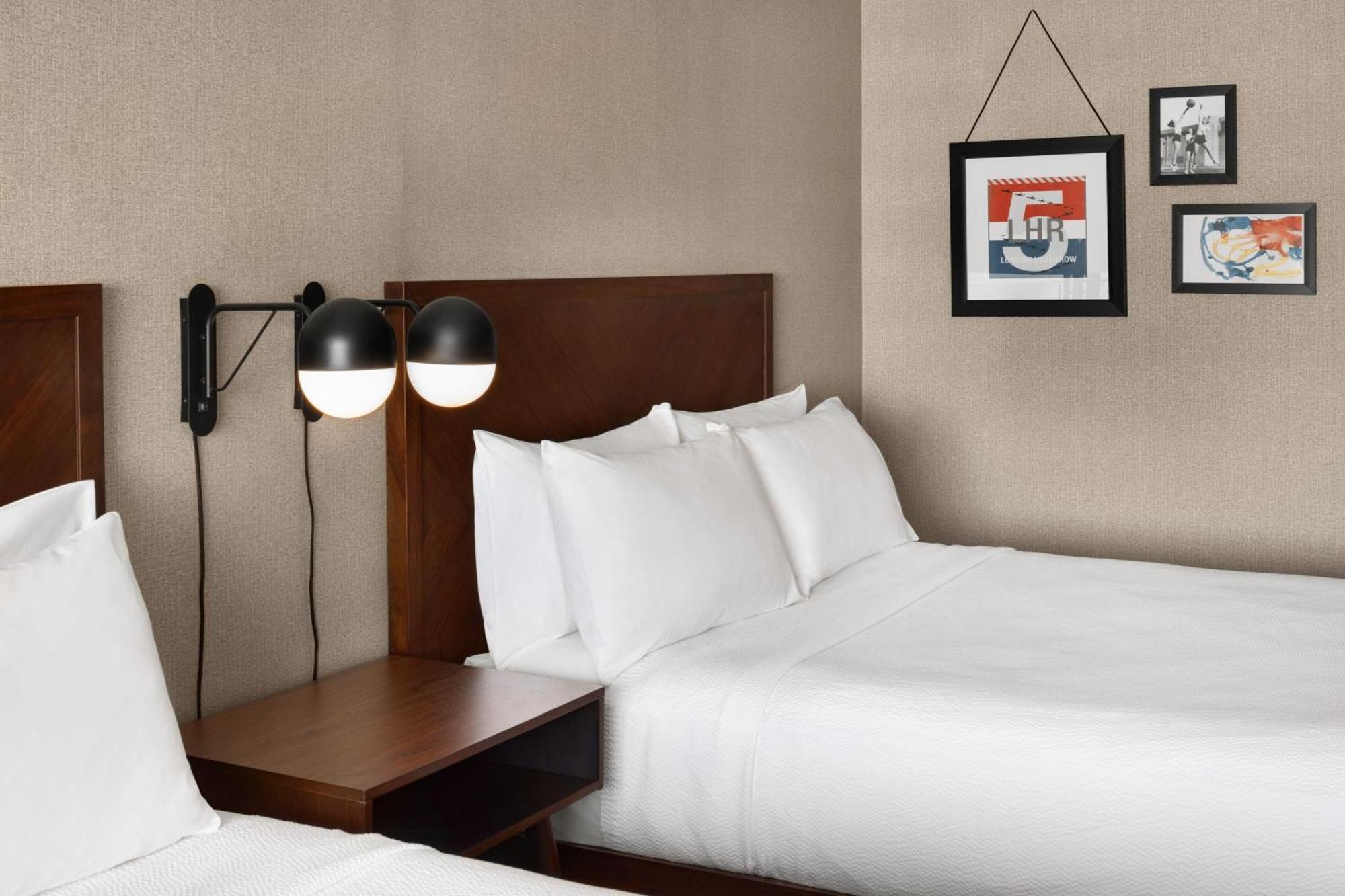 Four Points By Sheraton Edmonton South Экстерьер фото
