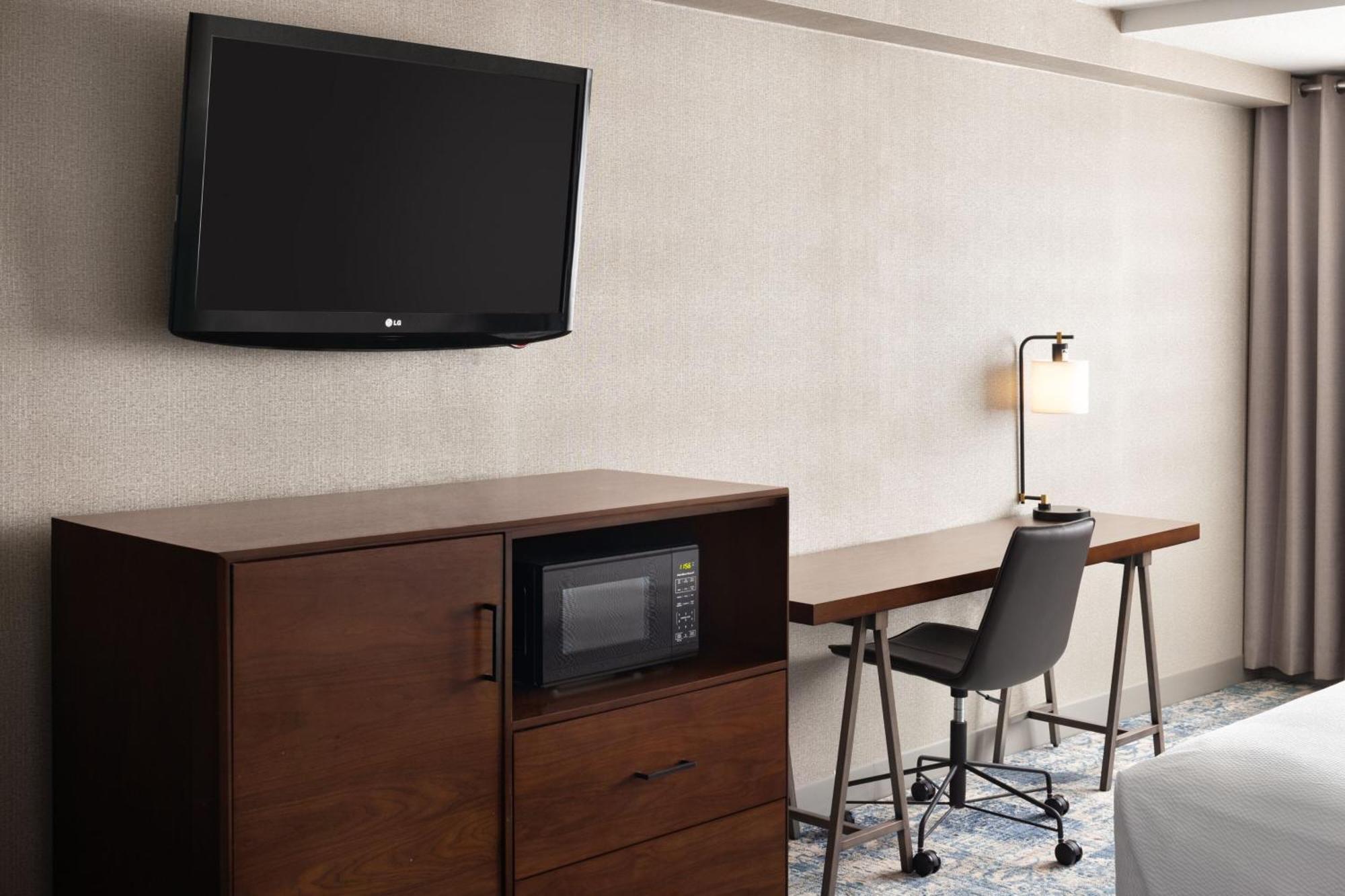 Four Points By Sheraton Edmonton South Экстерьер фото