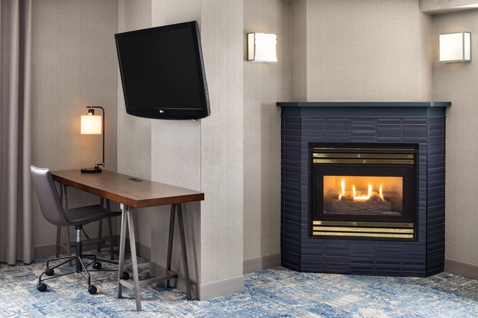 Four Points By Sheraton Edmonton South Экстерьер фото