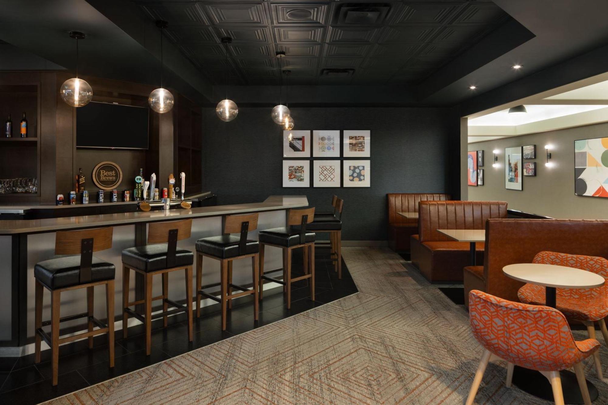 Four Points By Sheraton Edmonton South Экстерьер фото